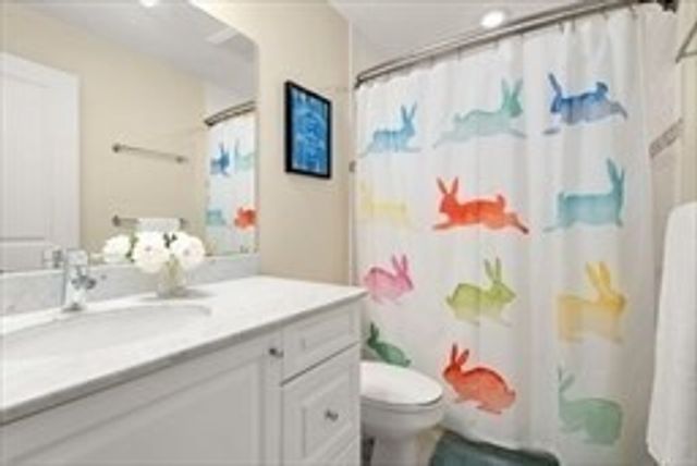 221 Freeman St 221, Brookline, MA 02446