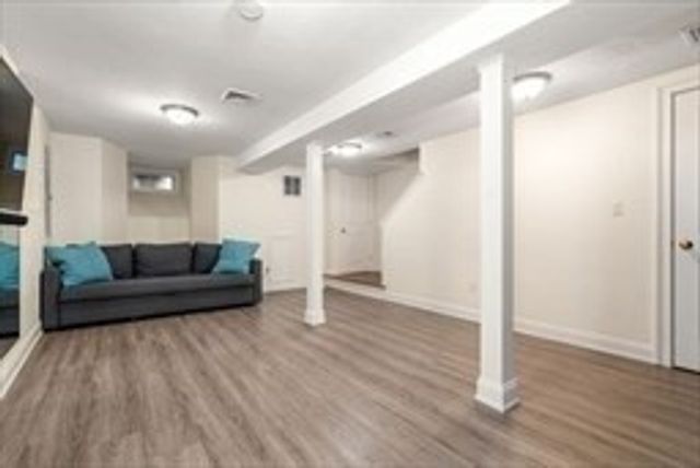 221 Freeman St 221, Brookline, MA 02446