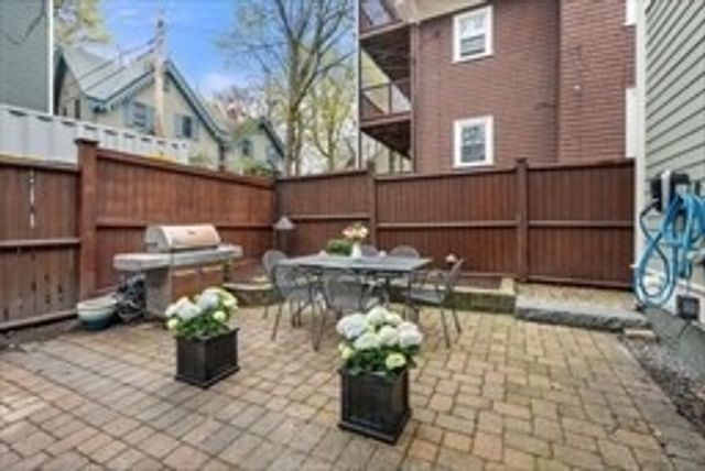 221 Freeman St 221, Brookline, MA 02446