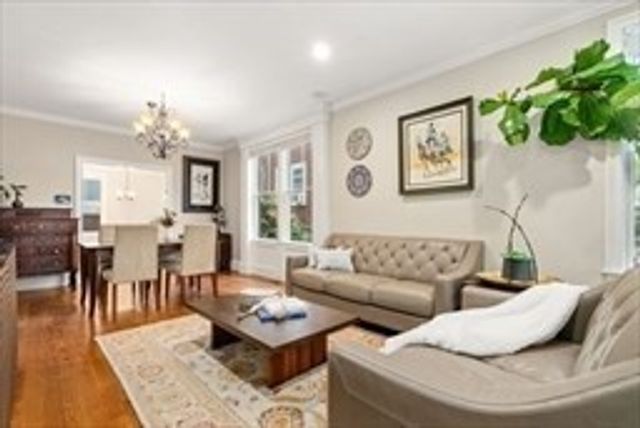 221 Freeman St 221, Brookline, MA 02446