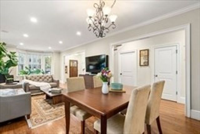 221 Freeman St 221, Brookline, MA 02446