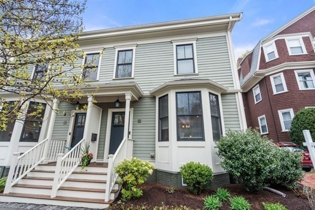 221 Freeman St 221, Brookline, MA 02446