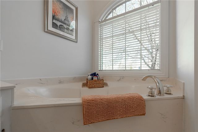 1559 Williams Way, Fayetteville, AR 72703