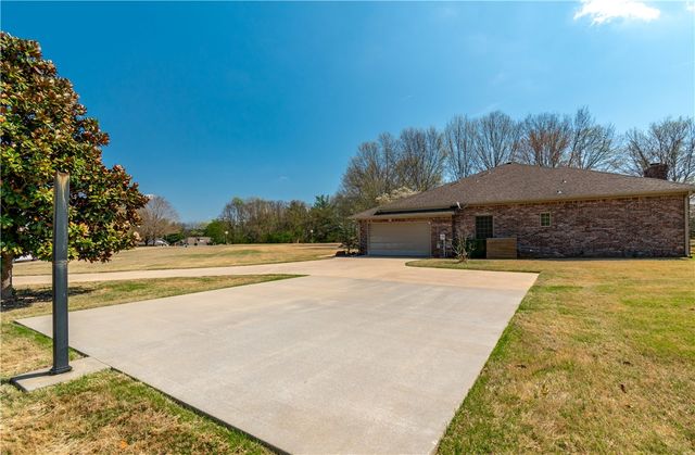 1559 Williams Way, Fayetteville, AR 72703