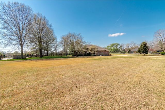 1559 Williams Way, Fayetteville, AR 72703