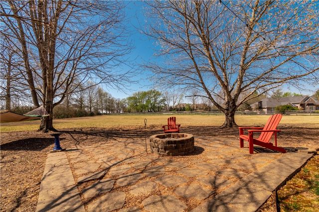 1559 Williams Way, Fayetteville, AR 72703