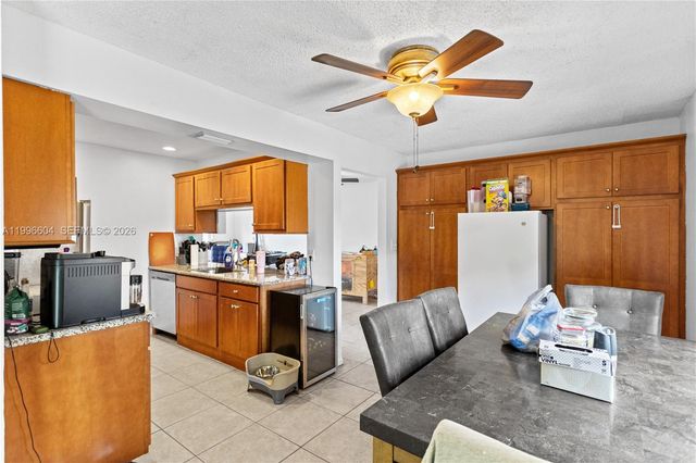 7690 SW 7th Ct, North Lauderdale, FL 33068