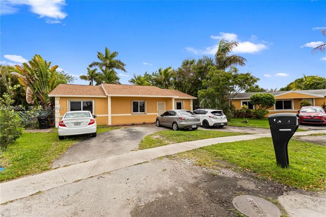 7690 SW 7th Ct, North Lauderdale, FL 33068
