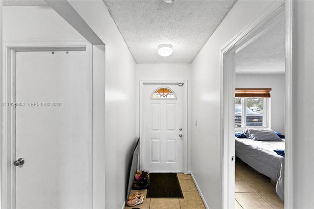 7690 SW 7th Ct, North Lauderdale, FL 33068