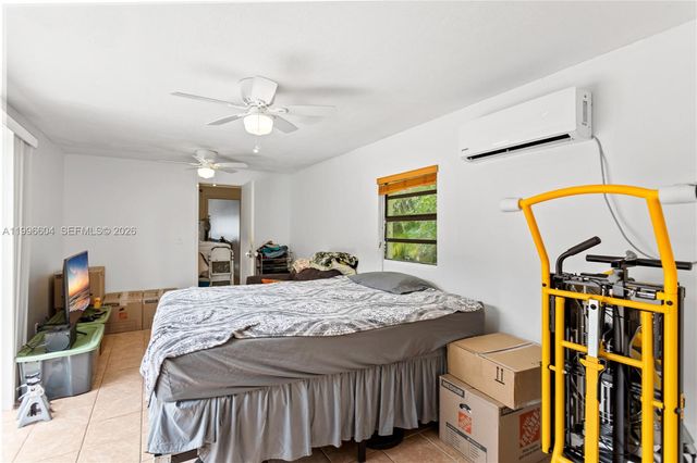 7690 SW 7th Ct, North Lauderdale, FL 33068