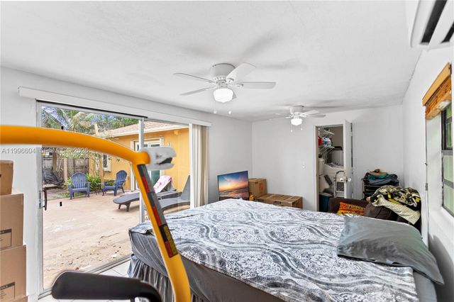 7690 SW 7th Ct, North Lauderdale, FL 33068