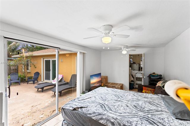 7690 SW 7th Ct, North Lauderdale, FL 33068