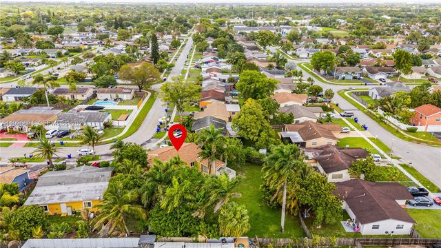 7690 SW 7th Ct, North Lauderdale, FL 33068