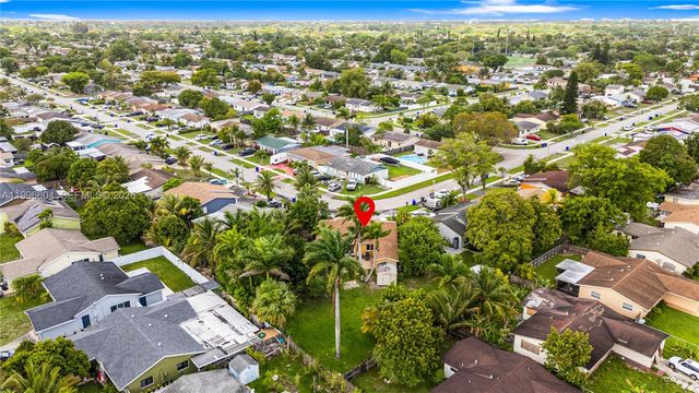 7690 SW 7th Ct, North Lauderdale, FL 33068