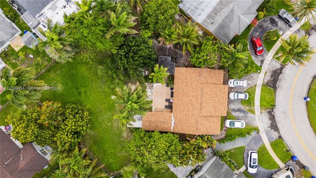 7690 SW 7th Ct, North Lauderdale, FL 33068