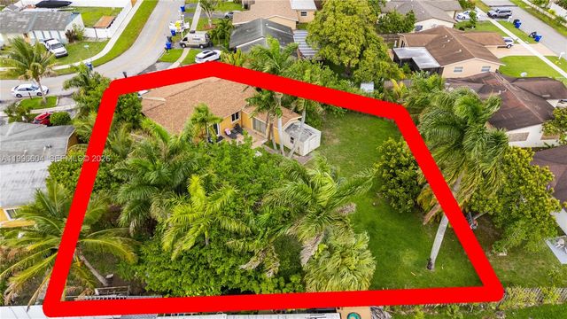 7690 SW 7th Ct, North Lauderdale, FL 33068