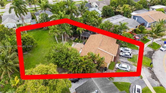 7690 SW 7th Ct, North Lauderdale, FL 33068