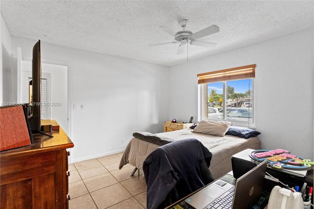 7690 SW 7th Ct, North Lauderdale, FL 33068