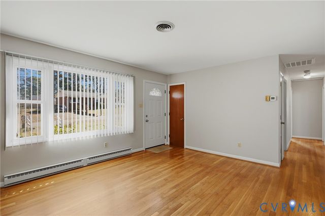 9812 Luscombe Ln, Henrico, VA 23228