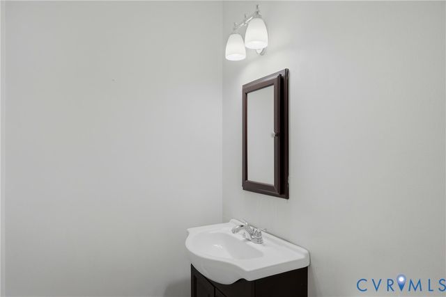 9812 Luscombe Ln, Henrico, VA 23228