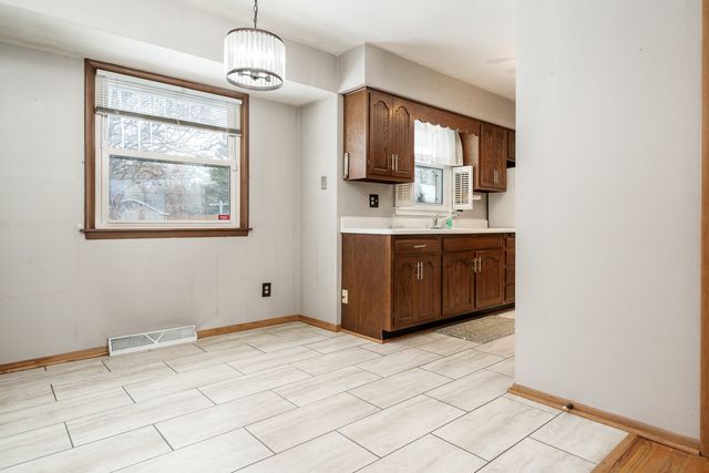 3308 WESLEYAN Avenue, Rockford, IL 61108