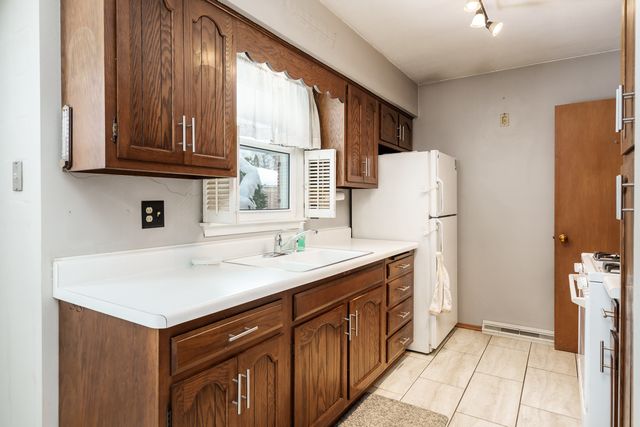 3308 WESLEYAN Avenue, Rockford, IL 61108