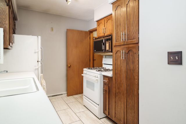 3308 WESLEYAN Avenue, Rockford, IL 61108