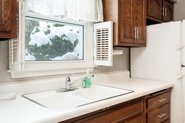 3308 WESLEYAN Avenue, Rockford, IL 61108