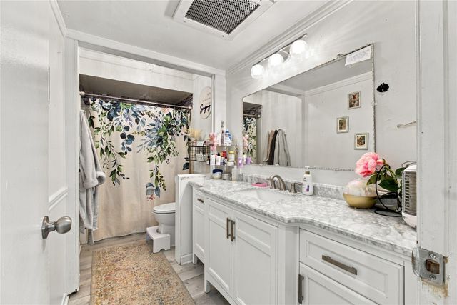 501 Hunters Glen Street, Lewisville, TX 75067