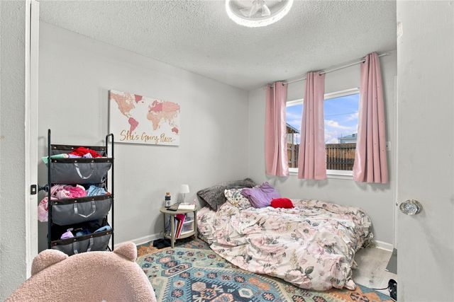 501 Hunters Glen Street, Lewisville, TX 75067