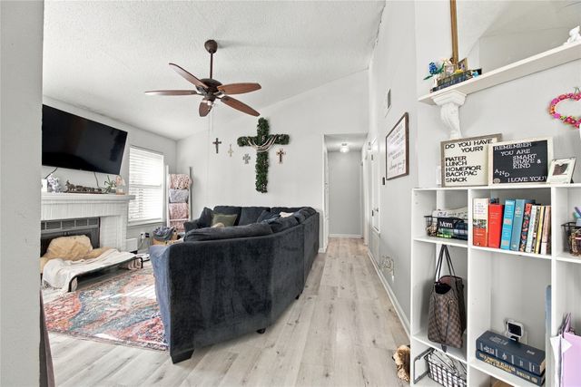 501 Hunters Glen Street, Lewisville, TX 75067