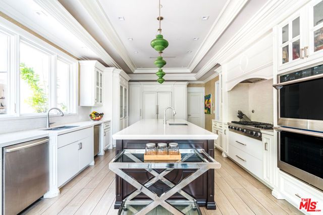 727 N Alta Drive, Beverly Hills, CA 90210