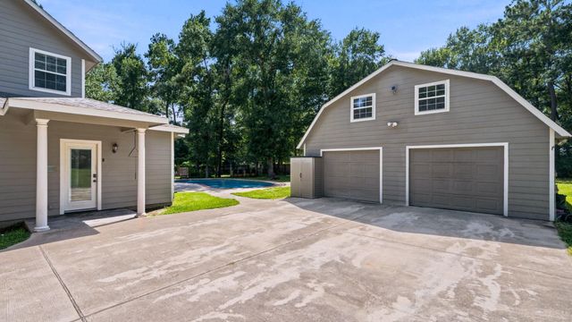 15217 Paradise Point Drive, Willis, TX 77318