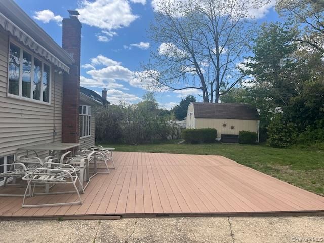 385 Garden Street, West Islip, NY 11795