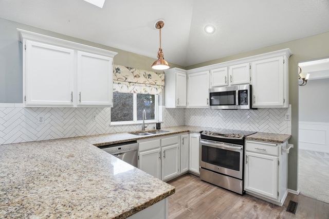 15718 E 21st Ct, Spokane Valley, WA 99037