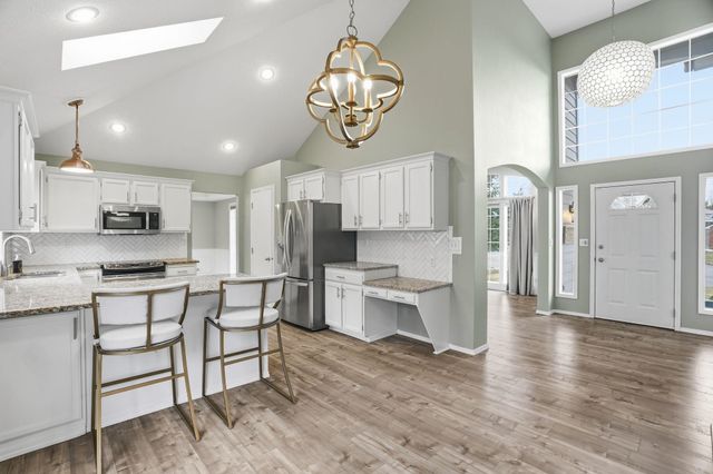 15718 E 21st Ct, Spokane Valley, WA 99037