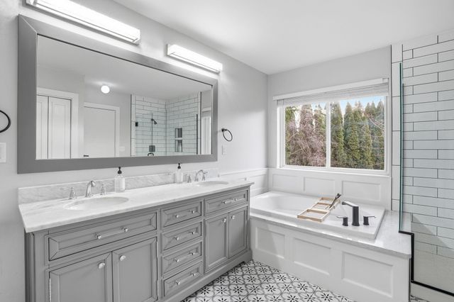 15718 E 21st Ct, Spokane Valley, WA 99037