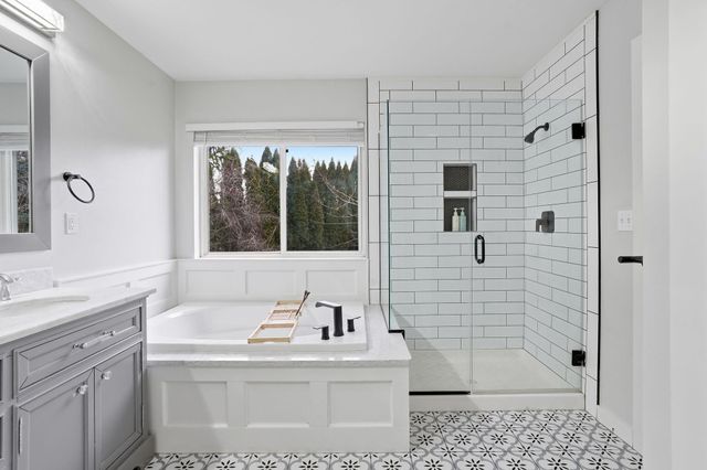 15718 E 21st Ct, Spokane Valley, WA 99037