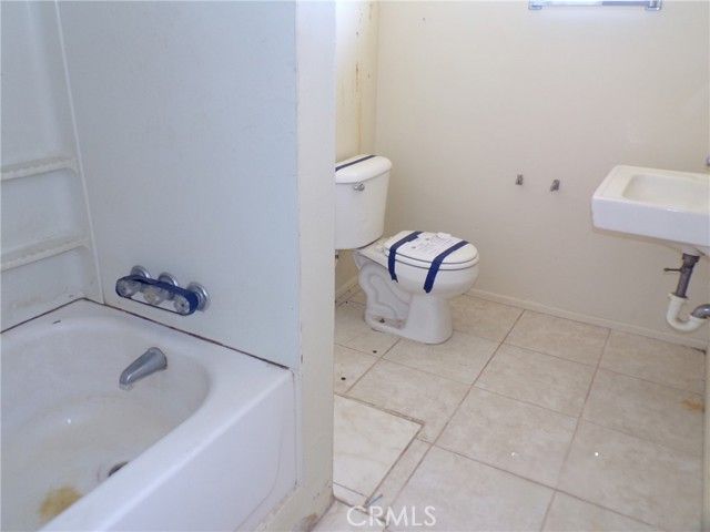 6810 Maude Adams, Twentynine Palms, CA 92277