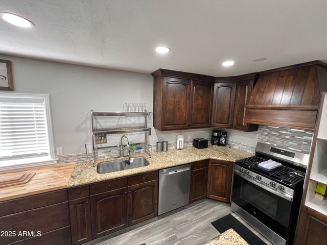 201 S 6TH Place, Show Low, AZ 85901