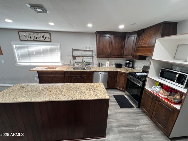 201 S 6TH Place, Show Low, AZ 85901