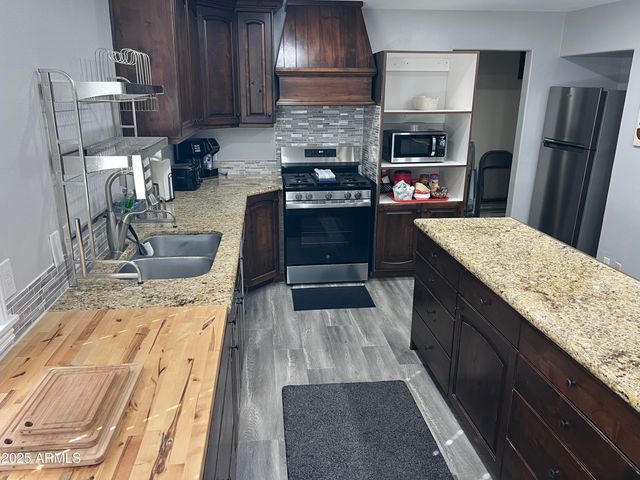 201 S 6TH Place, Show Low, AZ 85901