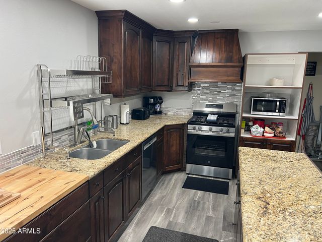 201 S 6TH Place, Show Low, AZ 85901