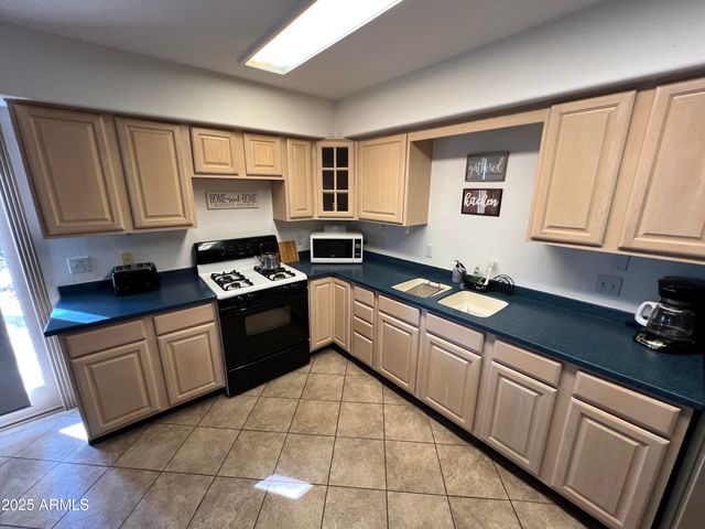 201 S 6TH Place, Show Low, AZ 85901