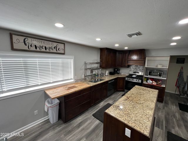 201 S 6TH Place, Show Low, AZ 85901