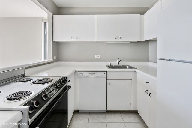 3660 N LAKE SHORE Drive 2407, Chicago, IL 60613