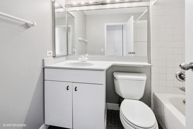 3660 N LAKE SHORE Drive 2407, Chicago, IL 60613