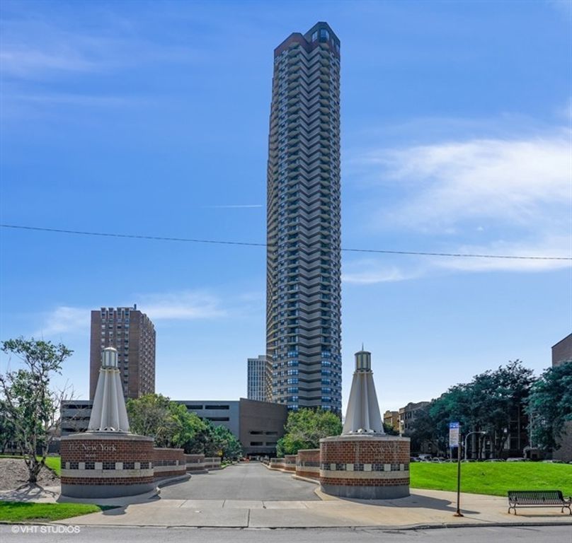 3660 N LAKE SHORE Drive 2407, Chicago, IL 60613