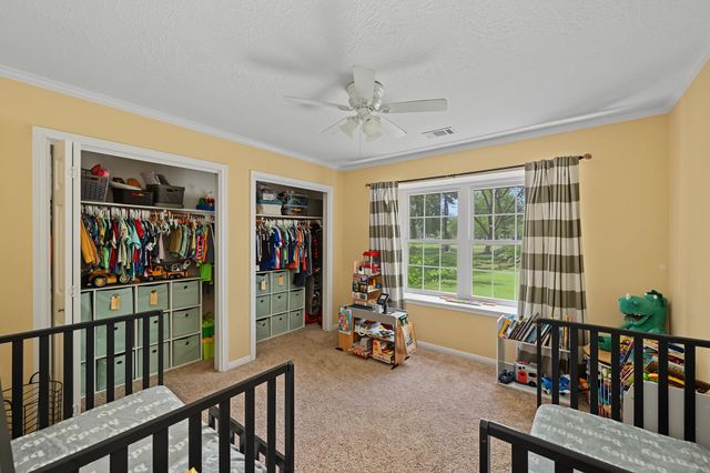 424 Middleton Street, Bacliff, TX 77518