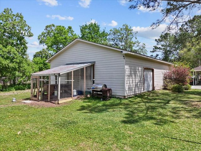 424 Middleton Street, Bacliff, TX 77518